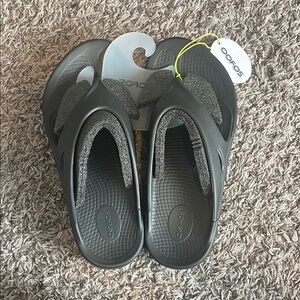 OOFOS Men's Black Sandals